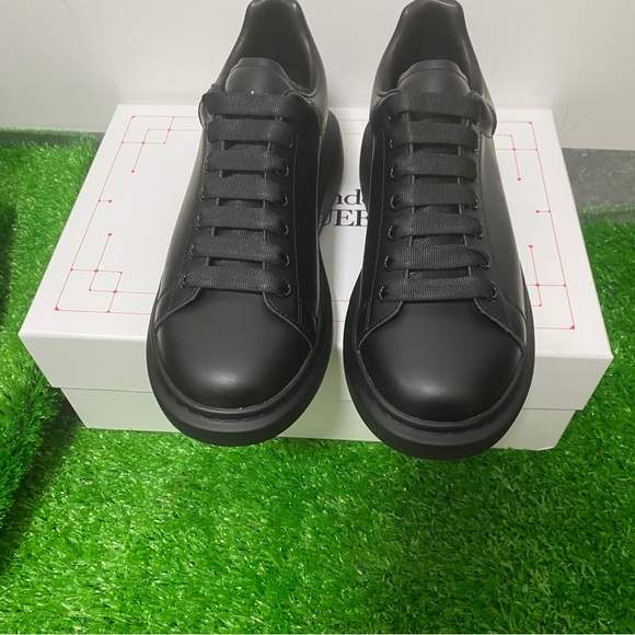 Men's McQueen black sneakers - Picture 6 of 6